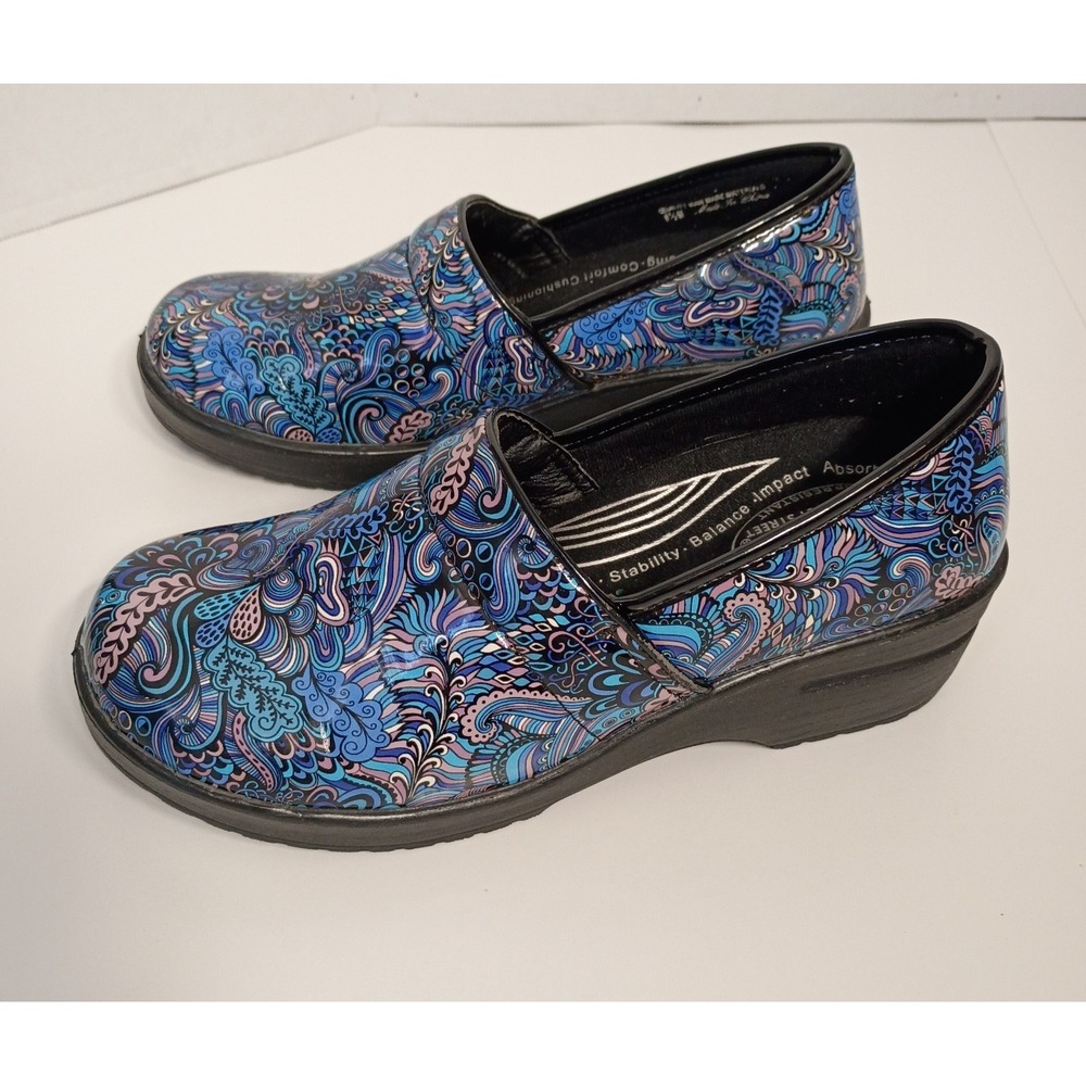 Easy Works by Easy Street Blue Pop Paisley Slip-On Clog Shoes Size 8.5, Nursing